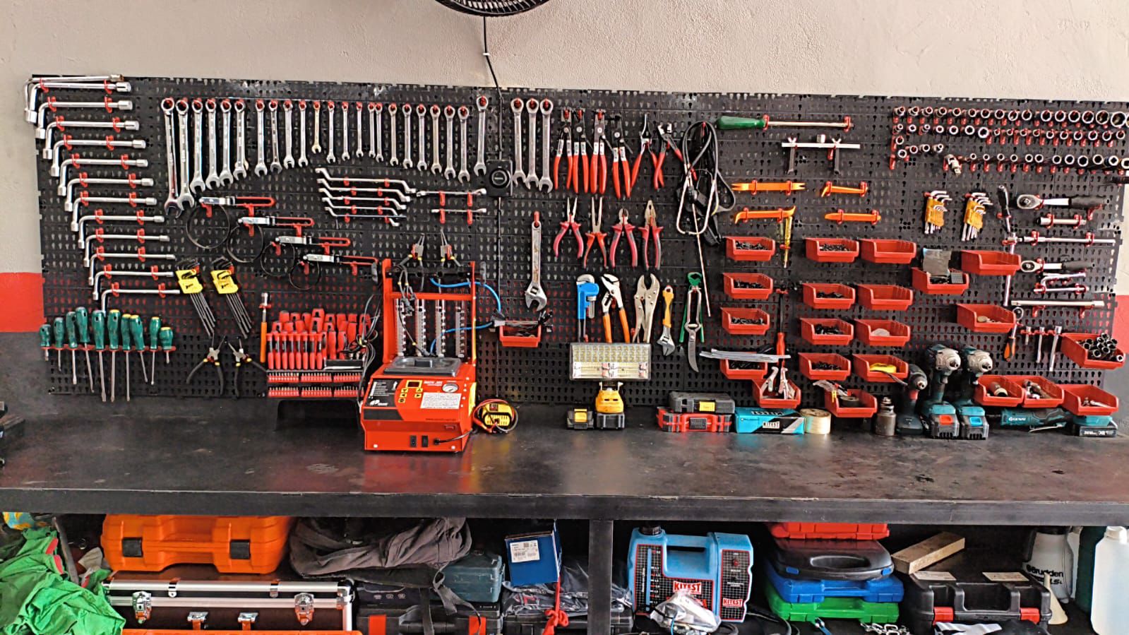 Painel completo de ferramentas profissionais da DL Auto Center